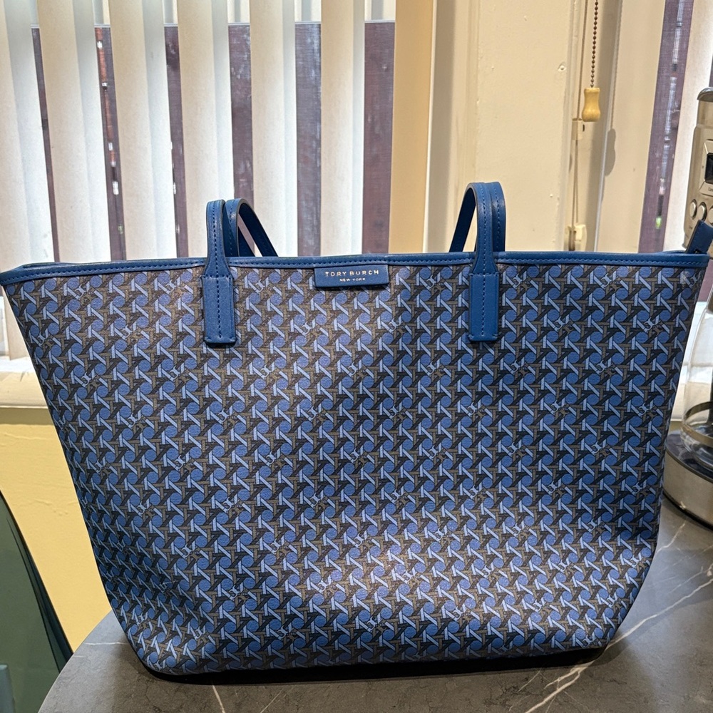 Tory Burch Ever-Ready Zip Tote Mediterranean Blue